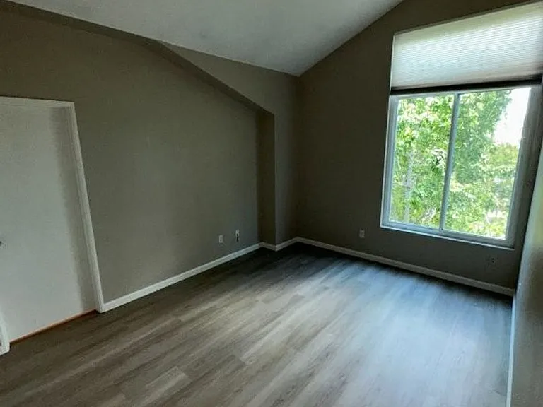637 Atherton Pl #403 — Photo 12