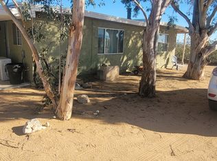 957 Booth Rd, Landers, CA 92285