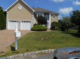 3 Sawgrass Ct, Moorestown, NJ 08057