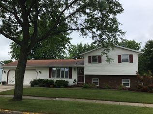 33 Solar Cir, Appleton, WI 54915