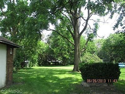 3rd image of 835 Richmond St NW