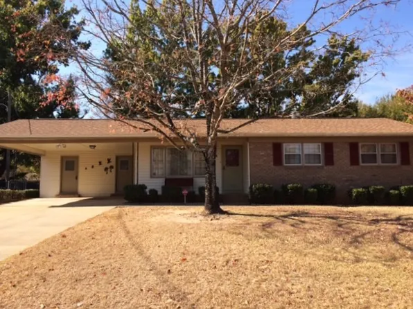 613 Meadowridge Dr, Warner Robins, GA 31093