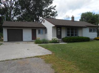 5782 S Eleven Mile Rd, Freeland, MI 48623