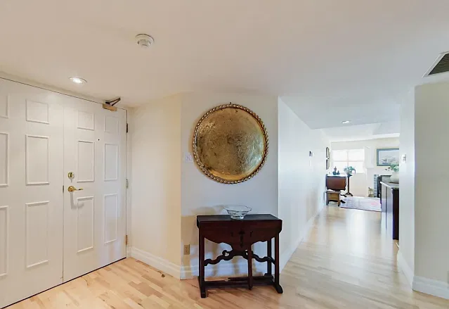 3 bed, 1400 sqft, $2,400 — Photo 1