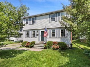 18 Wilcox St, Wethersfield, CT 06109