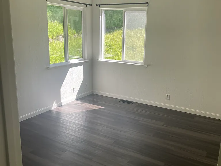 1738 Sir Francis Drake Blvd — Photo 8