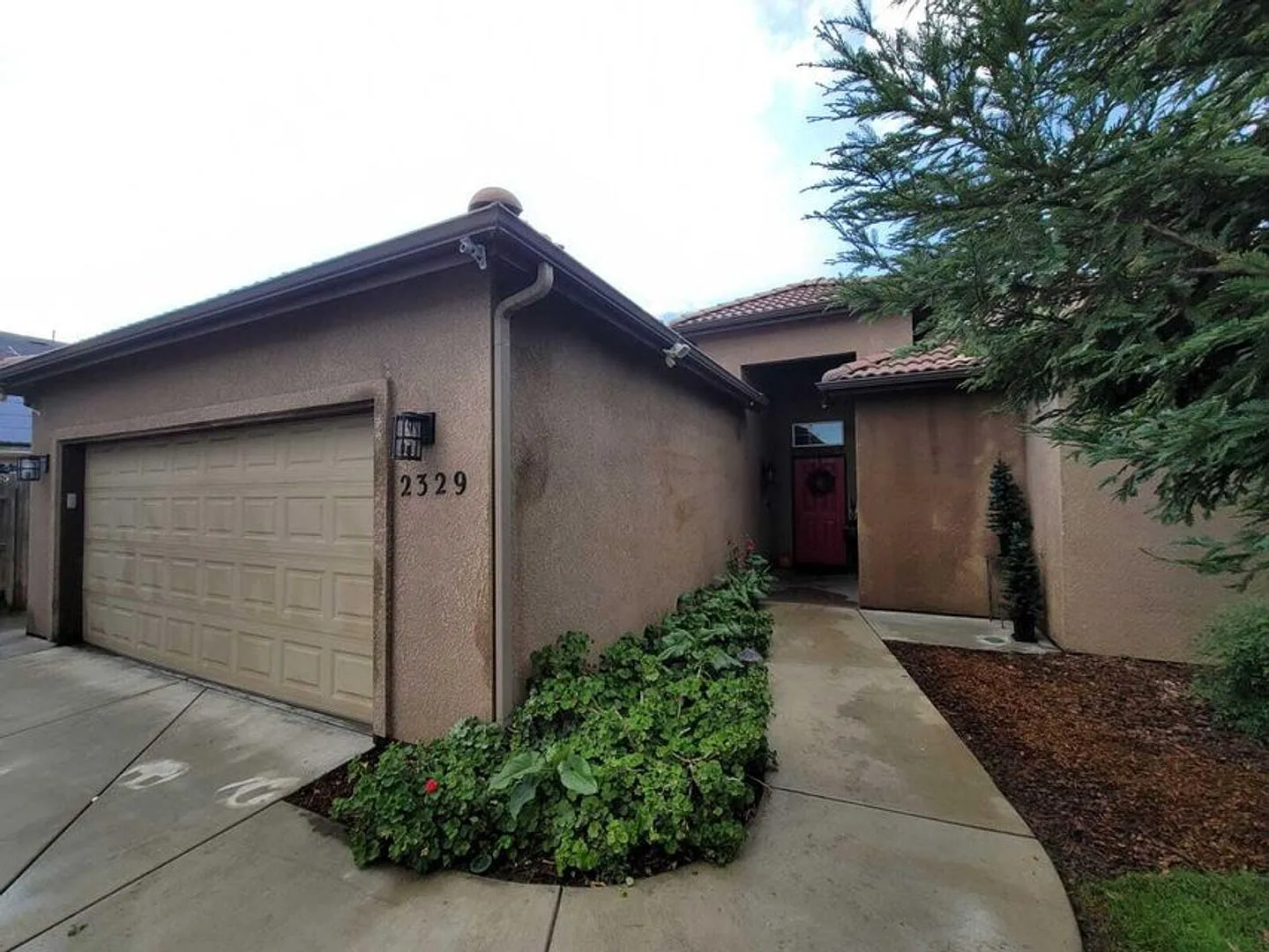 2329 N. Crowe St. 3 Bedroom 2 Bath - Nw Visalia — Photo 4