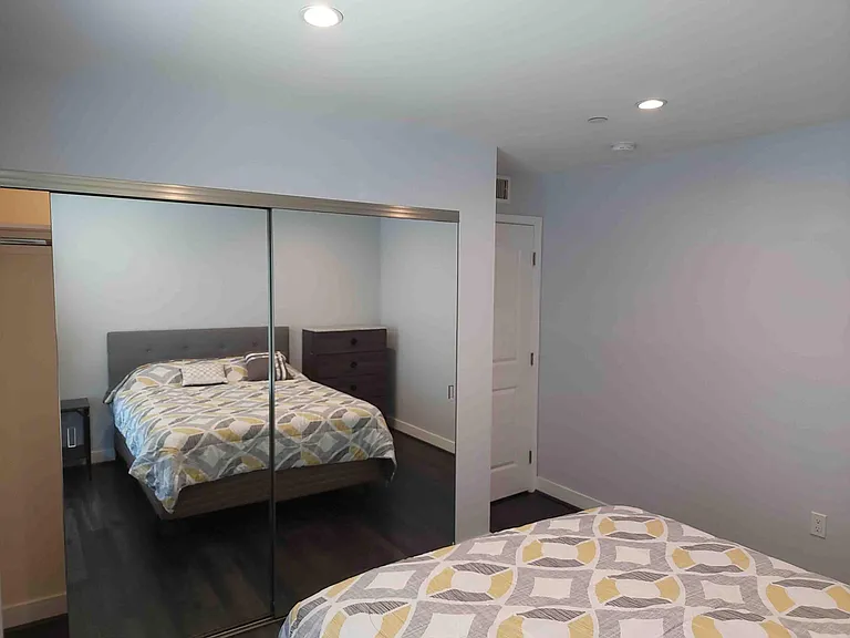 2651 S Hobart Blvd — Photo 25