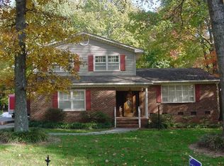 3810 Pineneedle Dr, Greensboro, NC 27405