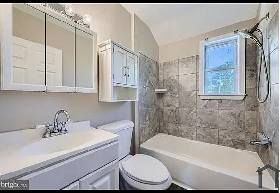 2 bed, $2,400 — Photo 4