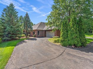 139 Deerwood Ct, Hudson, WI 54016