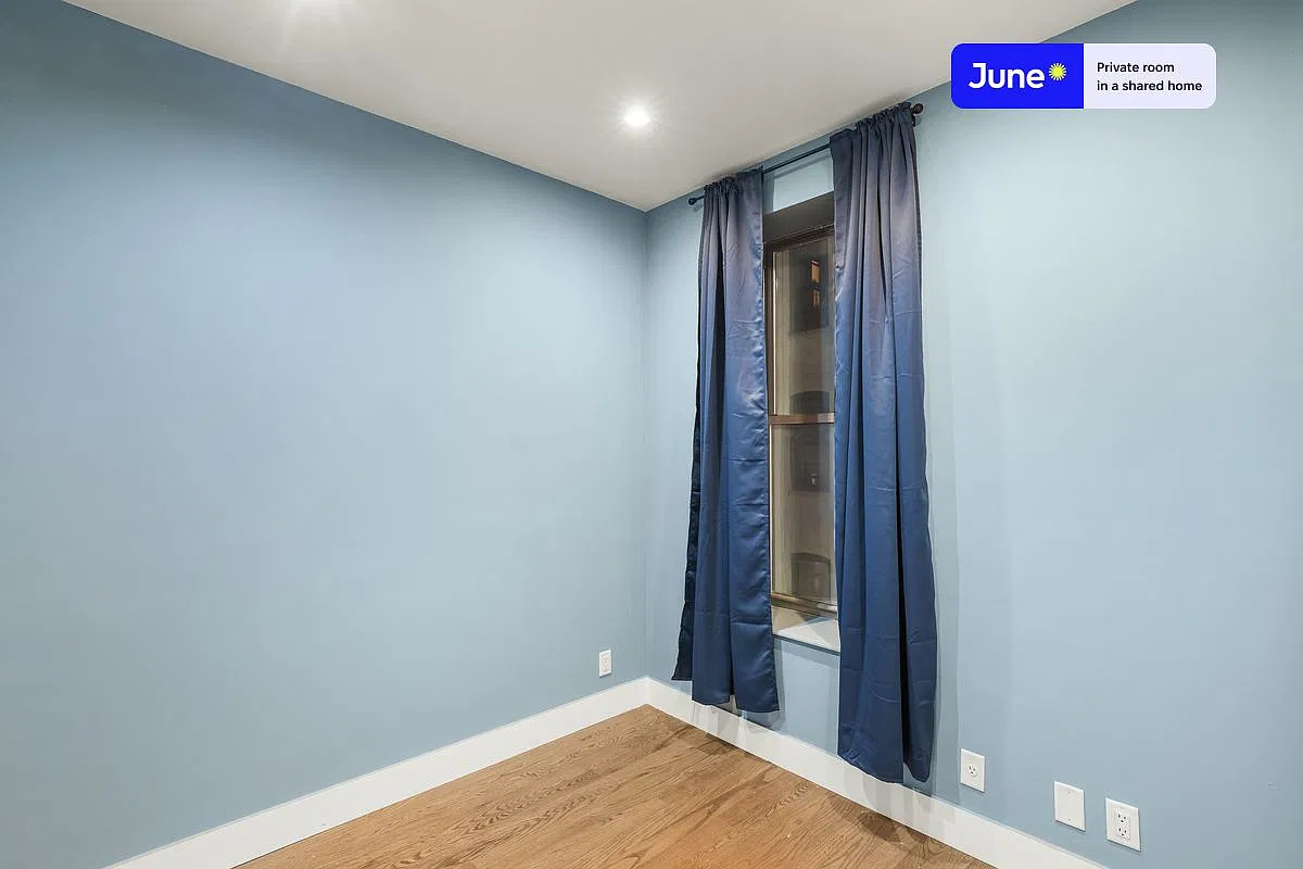 Full bedroom in 4 bed/2 bath home in West Harlem #715 D — Photo 2