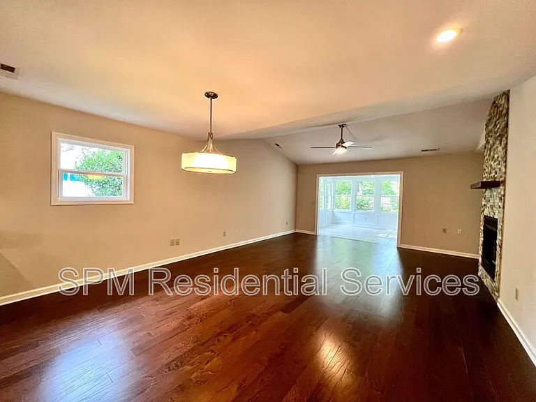 6213 Baywood Dr — Photo 5