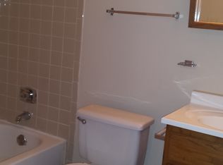 708 Court Of Birch APT 5, Vernon Hills, IL