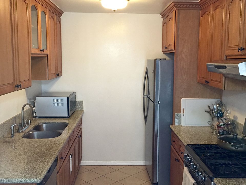 2nd image of 15512 Williams St APT H