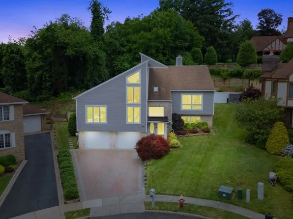 41 Jani Ct, Clifton City, NJ 07013