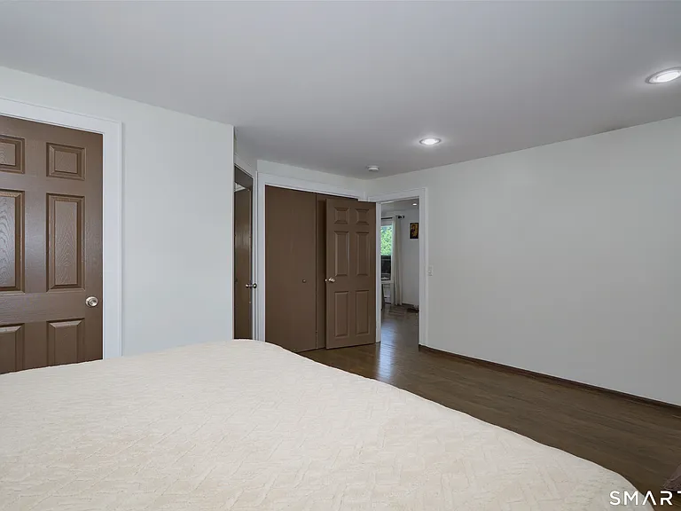 1374 Huntington Tpke — Photo 31