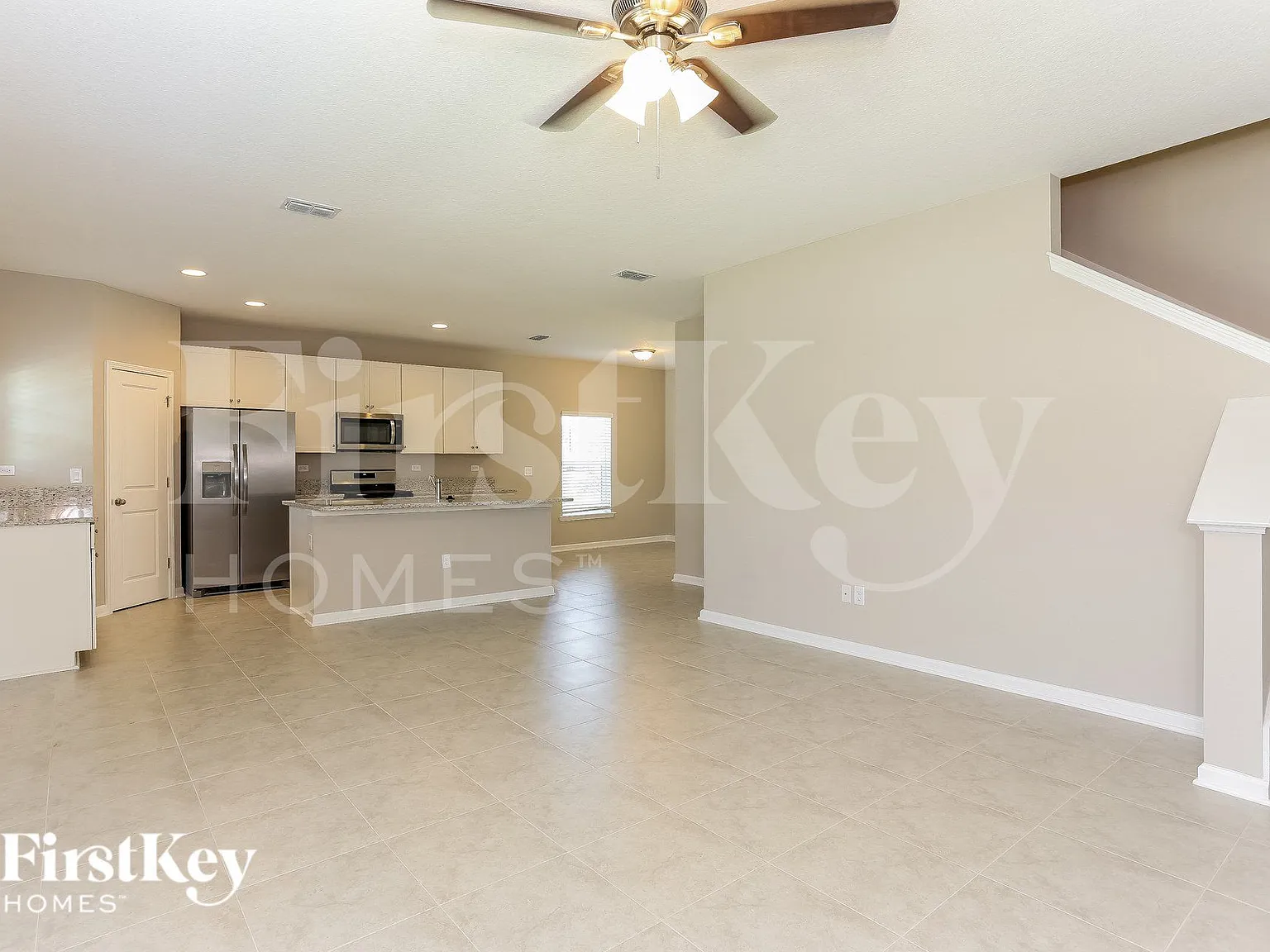 4 bed, 2.5 bath, 1958 sqft, $2,380 — Photo 2