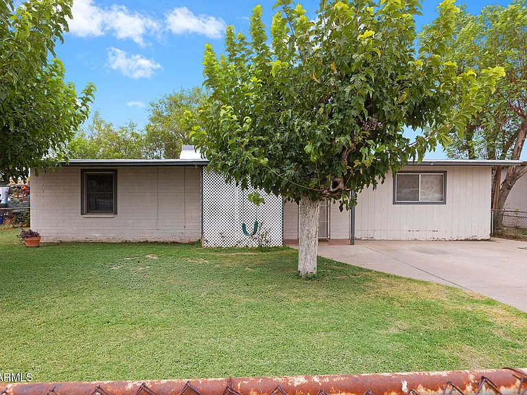 1620 W Roeser Rd — Photo 1