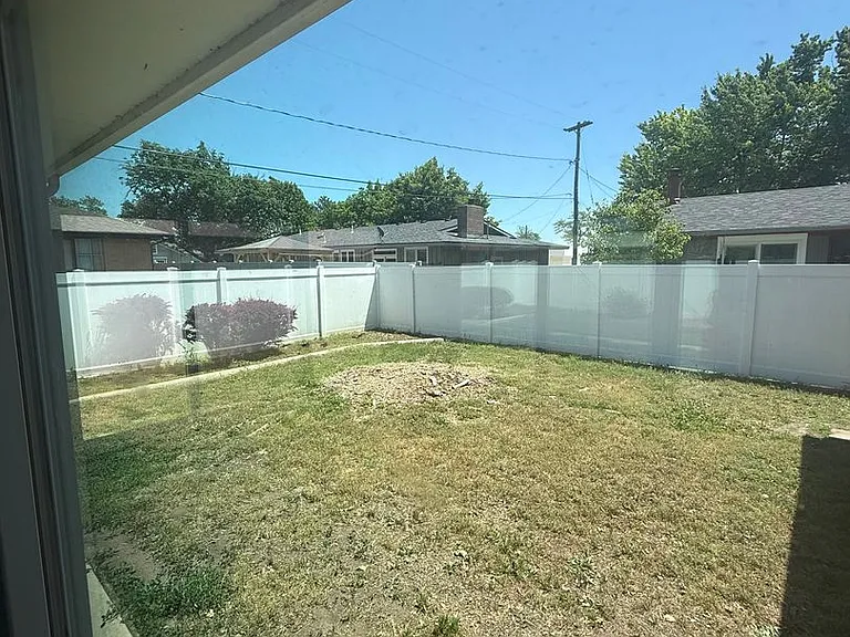 1208 Truman St — Photo 20