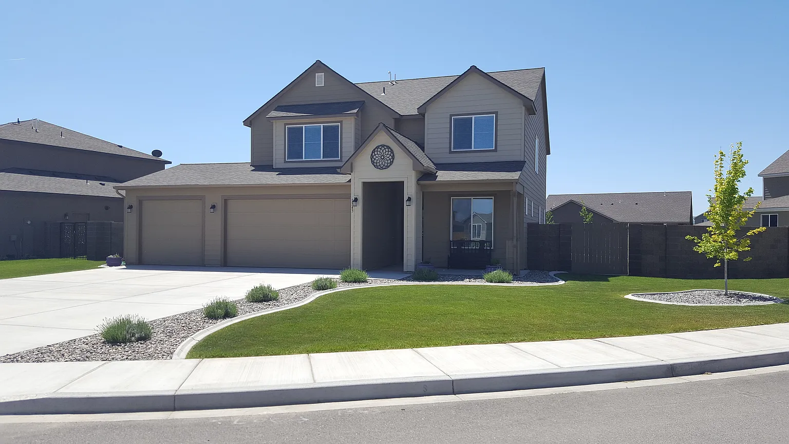 1343 Diamond Loop photo 1
