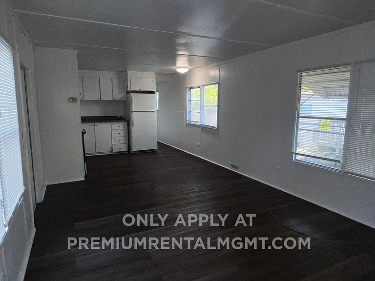 1193 S Christiana Ave — Photo 9
