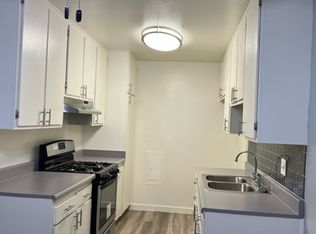 8834 Topanga Canyon Blvd APT 41, Canoga Park, CA 91304