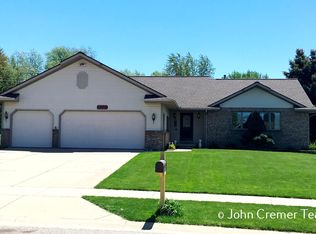 5494 Crooked Pine Dr SW, Wyoming, MI 49418