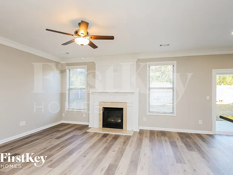 3192 Sag Harbor Ln — Photo 4
