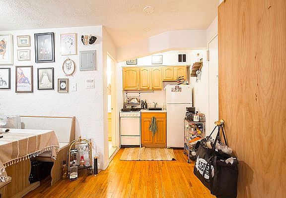 4th image of 347 E 14th St APT 1R