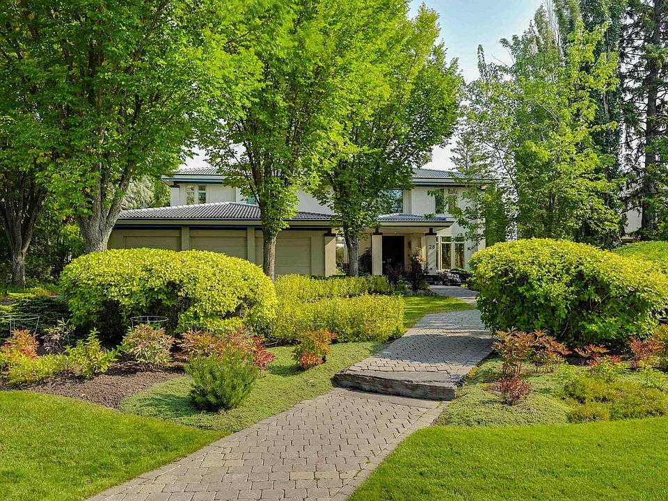 1st image of 28 Riverside Cres NW