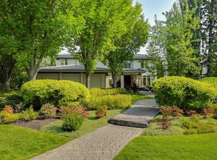 28 Riverside Cres NW, Edmonton, AB T5N3M5