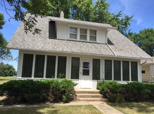 138 W 1st St, Dimock, SD 57331