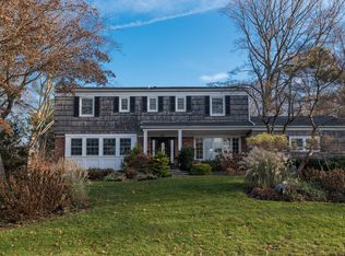 26 Partridge Dr, East Hills, NY 11576