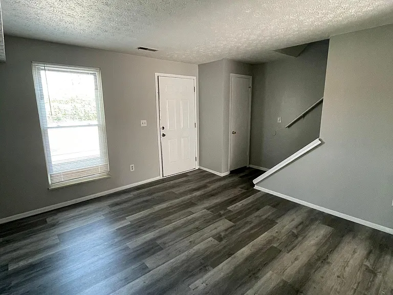 859 Moon Rd #PET FRIENDLY — Photo 12