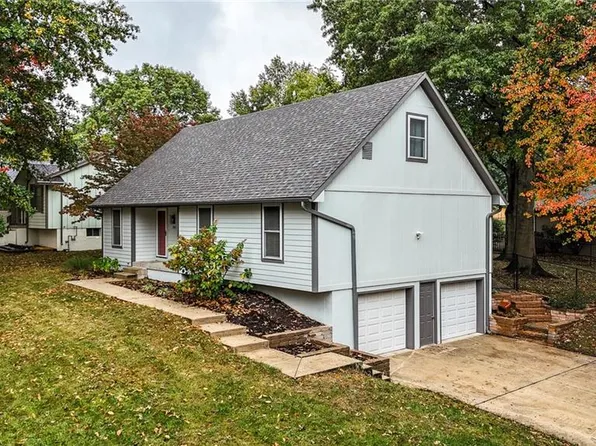 3105 SE 6th St, Blue Springs, MO 64014