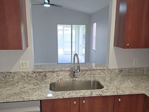 3rd image of 1032 SE 11th St APT 1