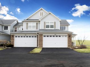 395 Bluegrass Pkwy, Oswego, IL 60543