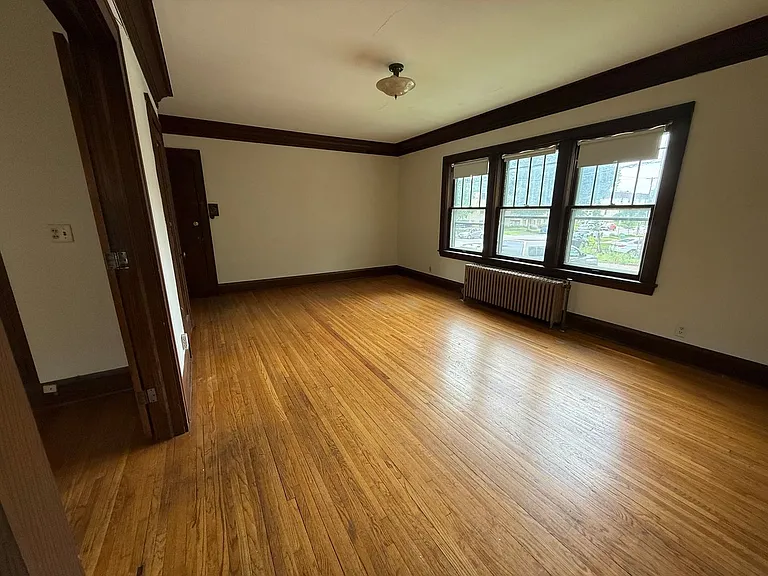 530 S East 5th East St — Photo 9