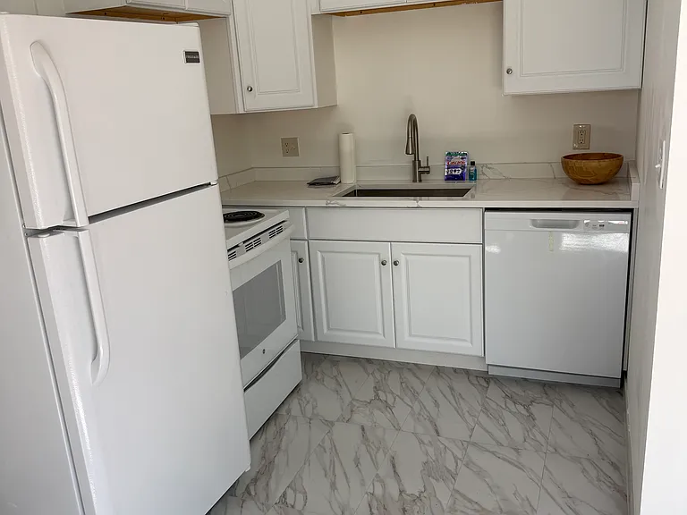 4830 Briarwood Ave #D2 — Photo 4