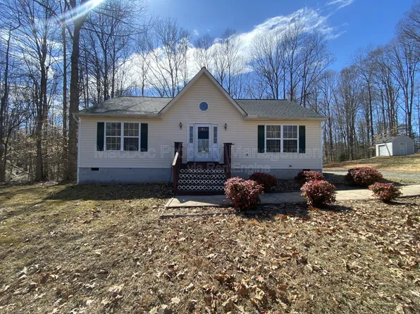 211 Cedar Ridge Dr, Ruther Glen, VA 22546