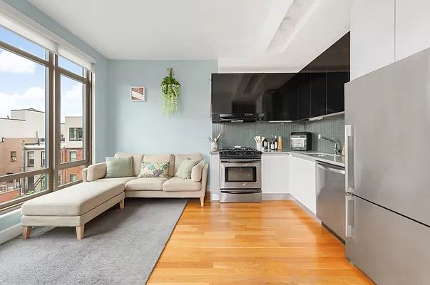 1st image of 315 Gates Ave APT 4L
