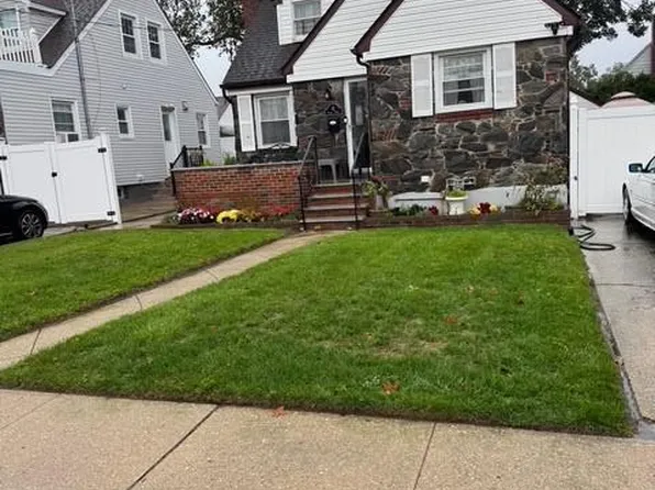 42 Frank Street, North Valley Stream, NY 11580