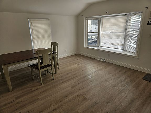 5th image of 154 Twilight Ave