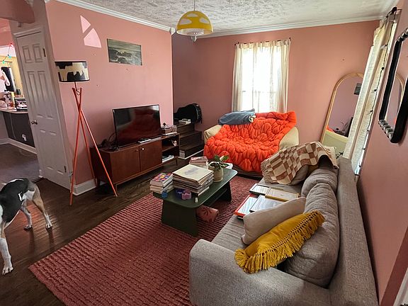 2nd image of 1013 Thomas Ave
