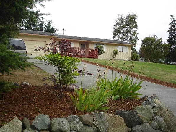 1955 Buckthorn St, Oak Harbor, WA 98277