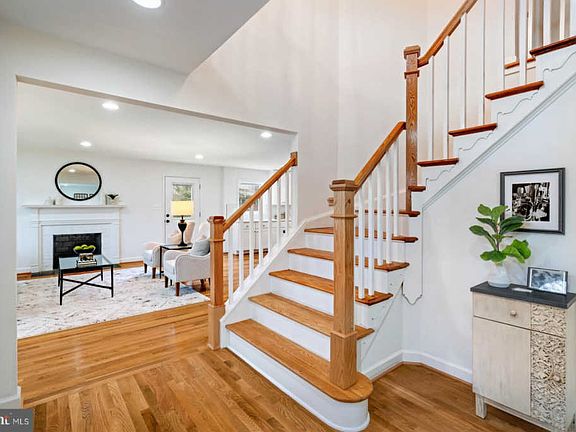 5th image of 3871 N Tazewell St