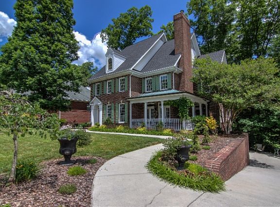 2nd image of 1821 Buckingham Ct