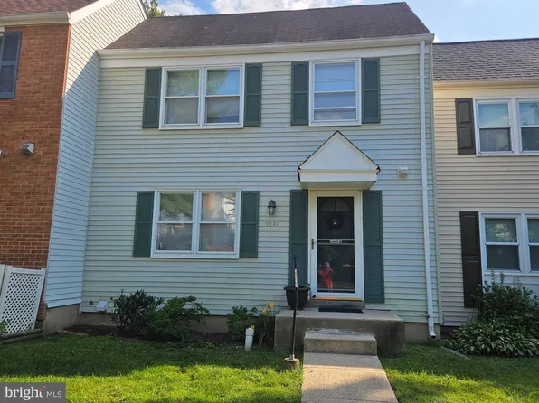 9031 Piney Grove Dr, Fairfax, VA 22031