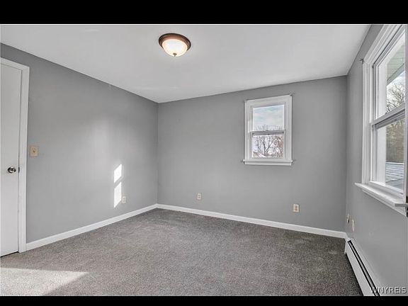 2nd image of 173 Country Pkwy #2